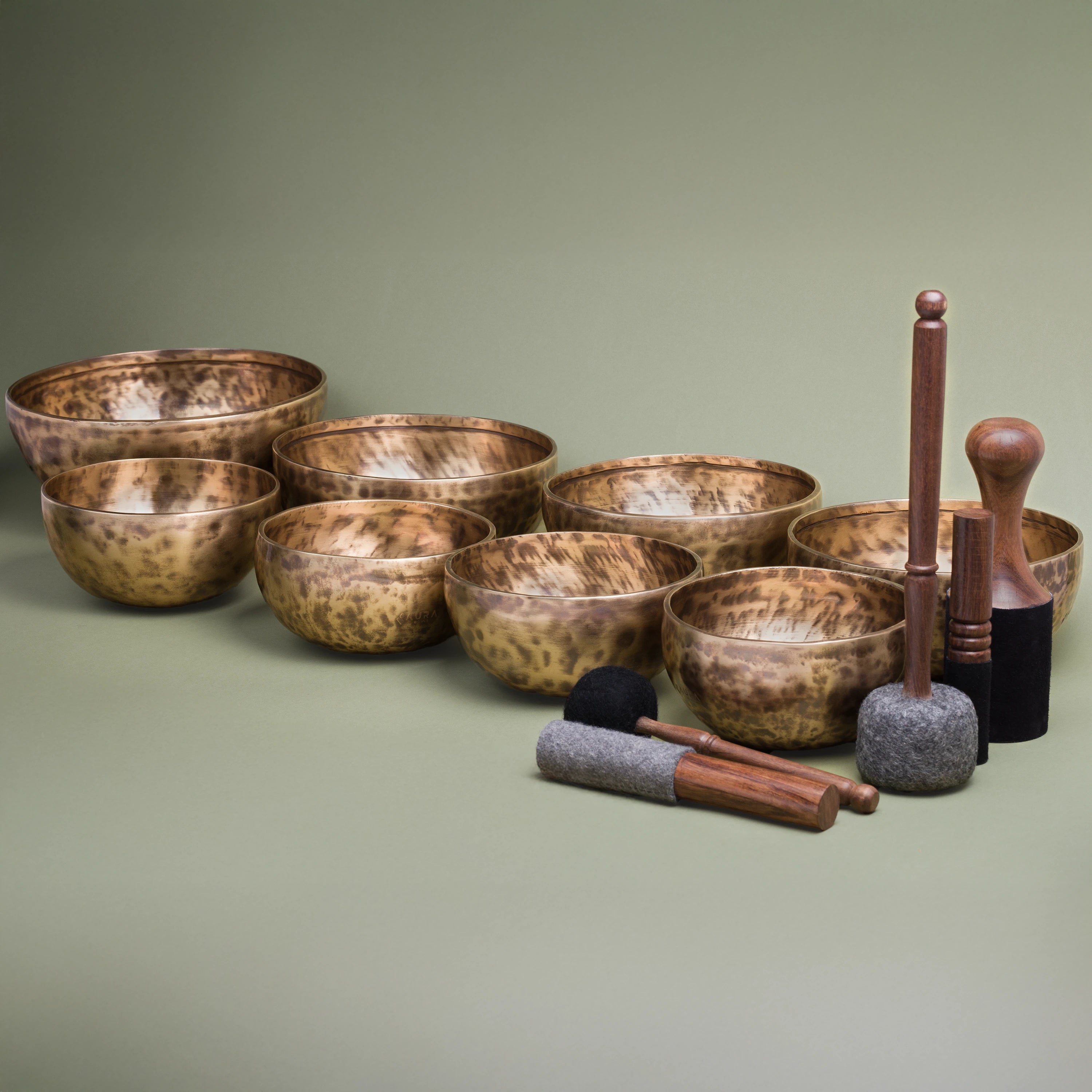 Master Practitioners Choice – 8 pc. Chakra-tuned Tibetan Singing Bowl Set MC8S03