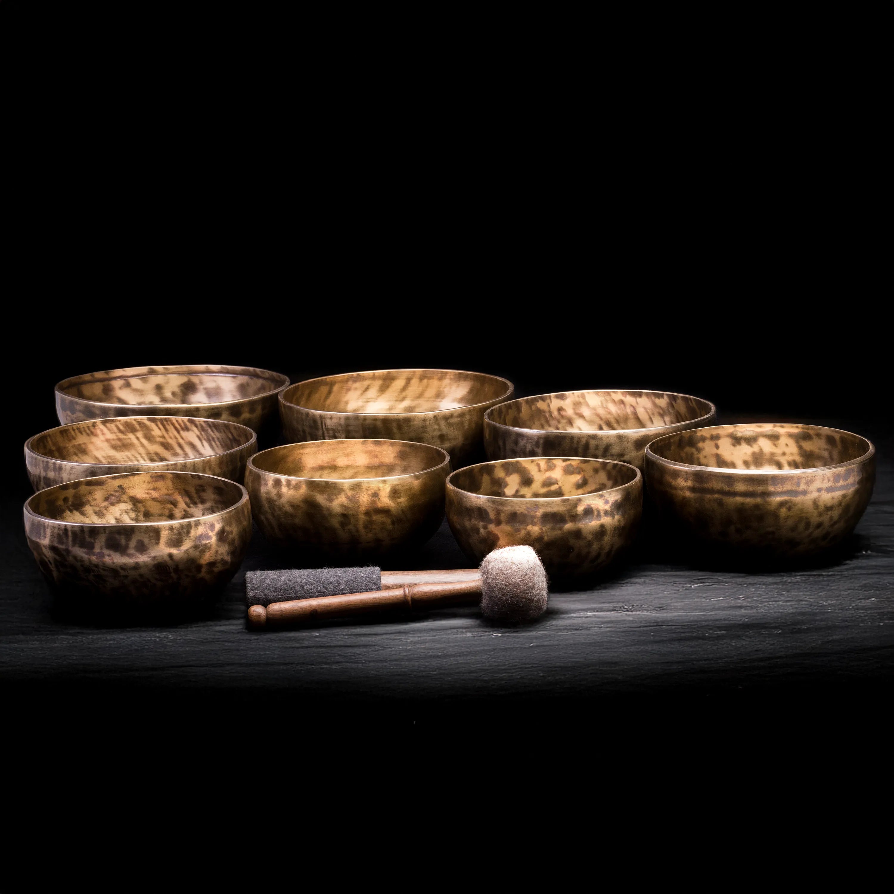 Master Practitioners Choice – 8 pc. Chakra-tuned Tibetan Singing Bowl Set MC8-18