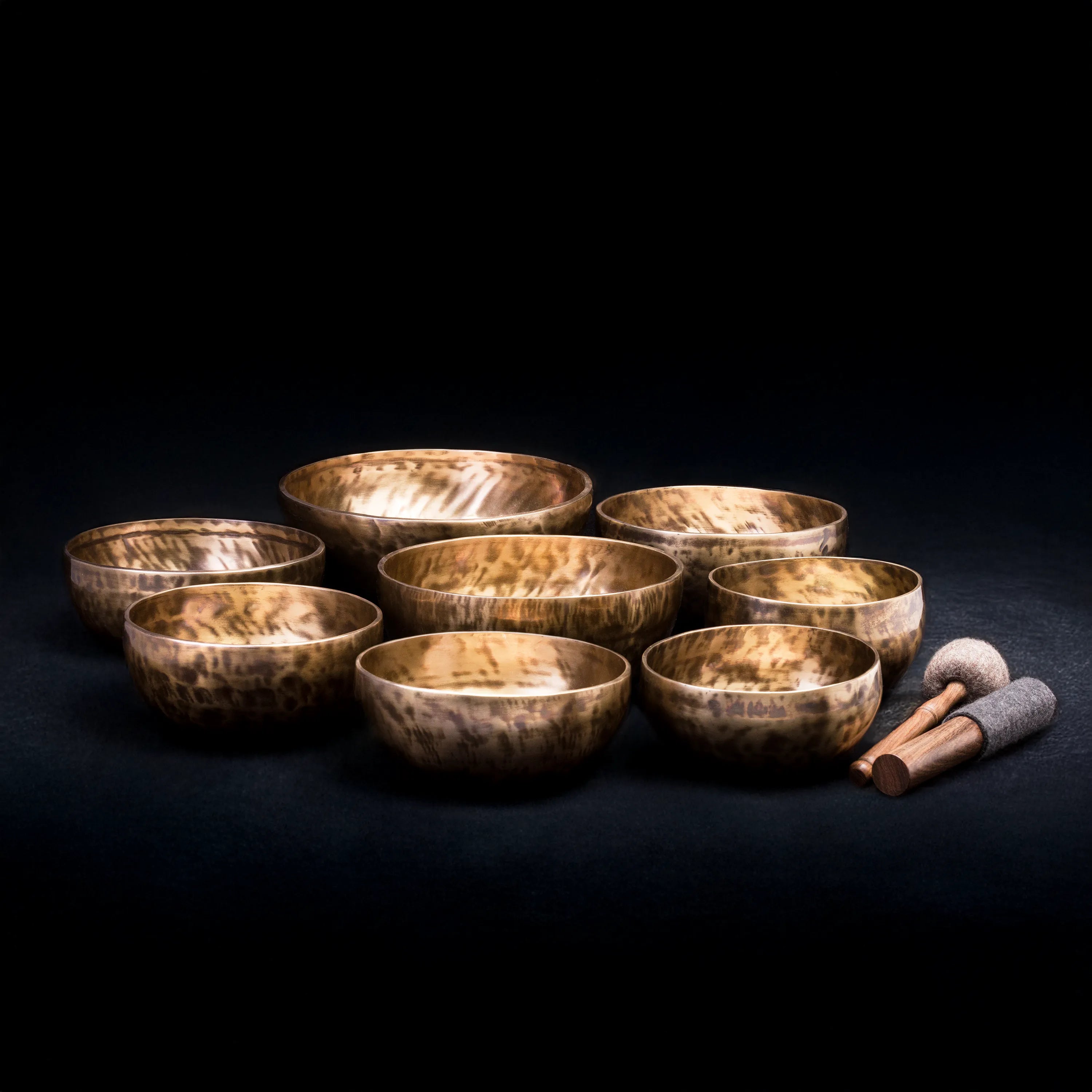Master Practitioners Choice – 8 pc. Chakra-tuned Tibetan Singing Bowl Set MC8S-30
